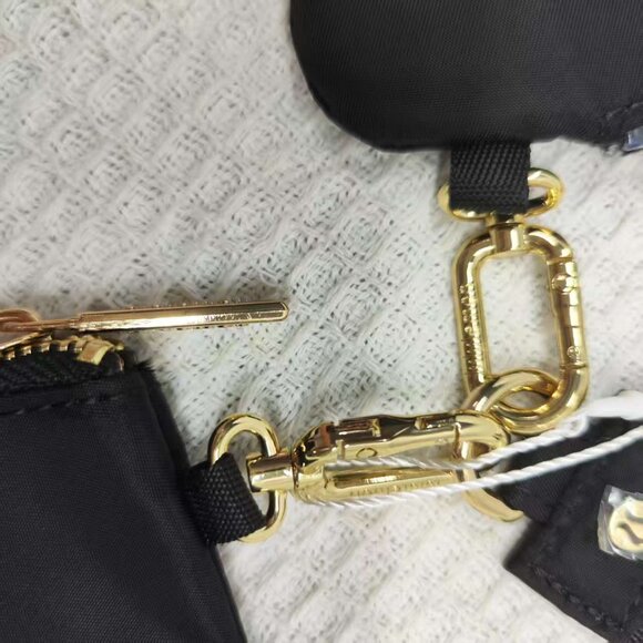 Lululemon Everywhere Crossbody Belt Bag Wordmark Black and Gold Logo - Picture 5 of 5